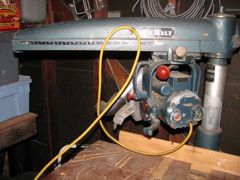 Dewalt Radial Arm Saw MBC Rel.23 US 150.00 (Oakbrook Terrace, Illinois)